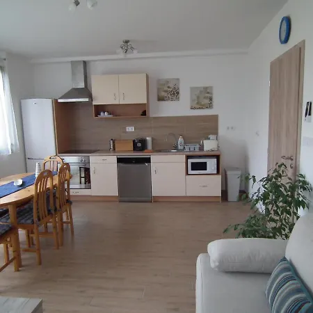 Zita Apartman *