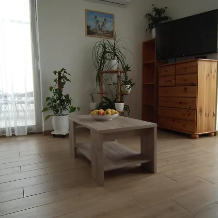 Zita Apartman * Balatonalmadi